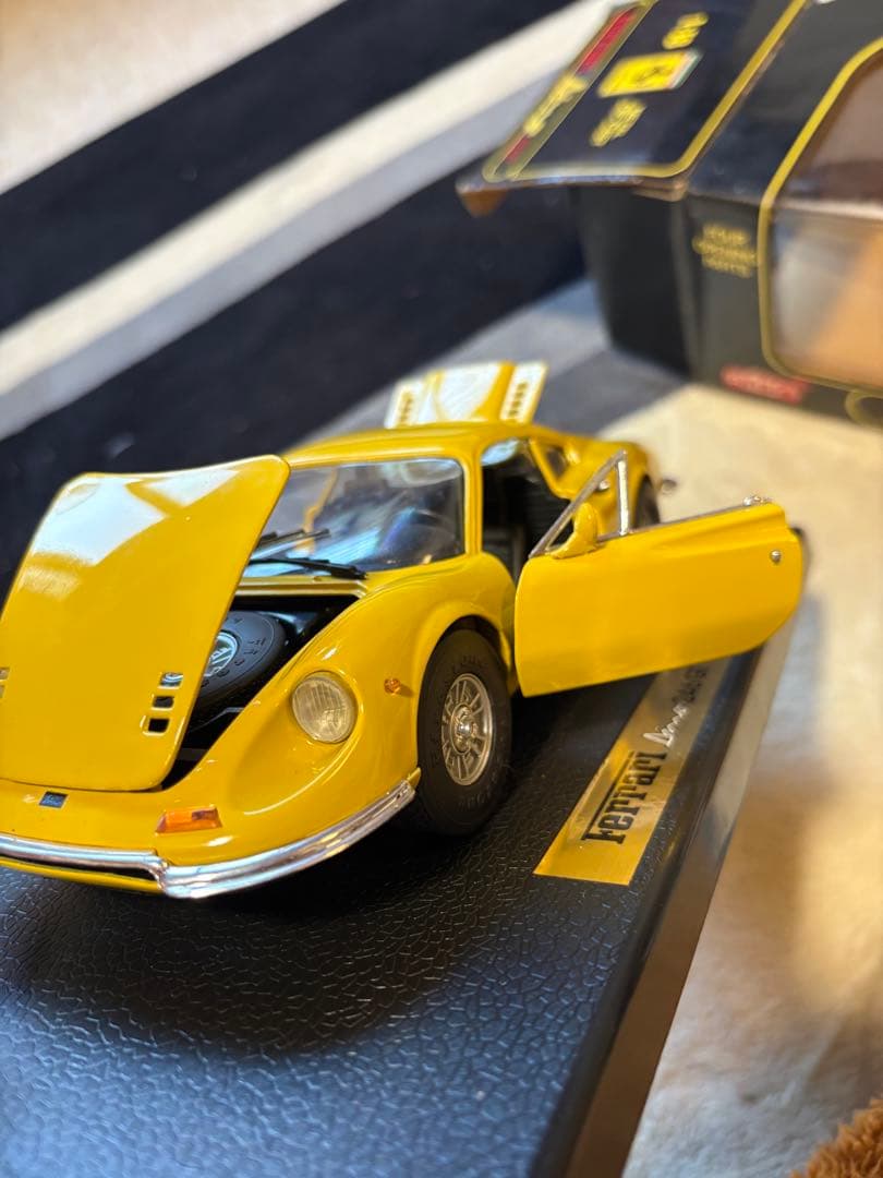 Ferrari Dino 246GT 1/18 イエロー