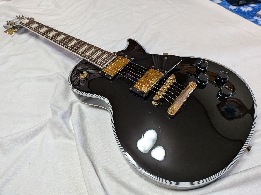 ハードケース付き　レスポールカスタムモデル