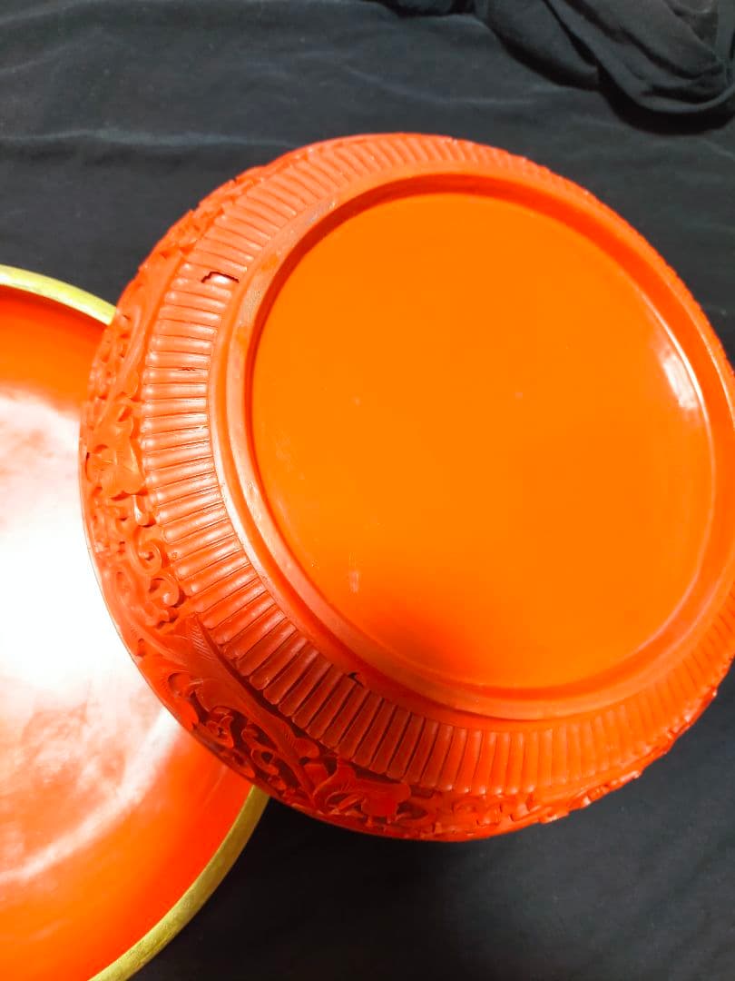 中国伝統美術工芸品　堆朱彫刻　円型蓋物　　茶道具入れ　アンティーク