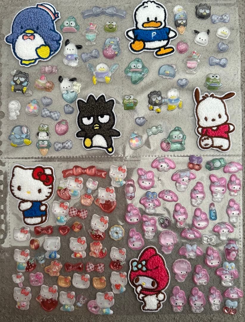 【完成品】シール帳　サンリオ　ラブブ　たまごっち　　その他もたくさんあります！