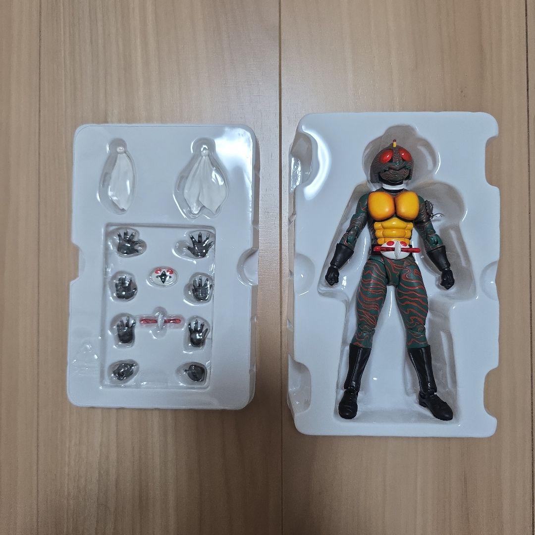 タイムセール中！ フィギュアーツ　真骨彫製法「仮面ライダーアマゾン」