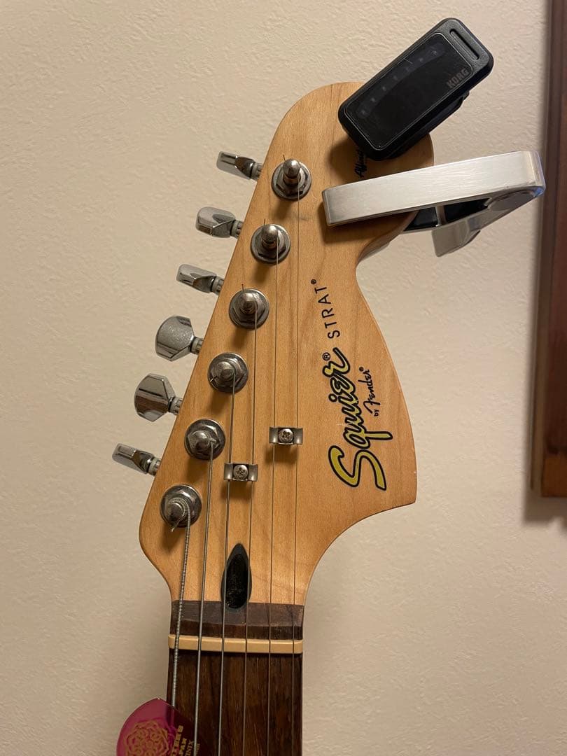 Squier Stratocaster ギター