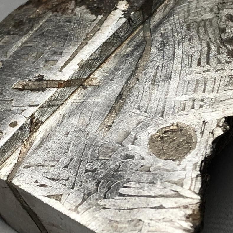 ミ*ド様 隕石 鉄隕石　アルタイ隕石　原皮付き　ナチュラル　原石　重さ約207ｇ