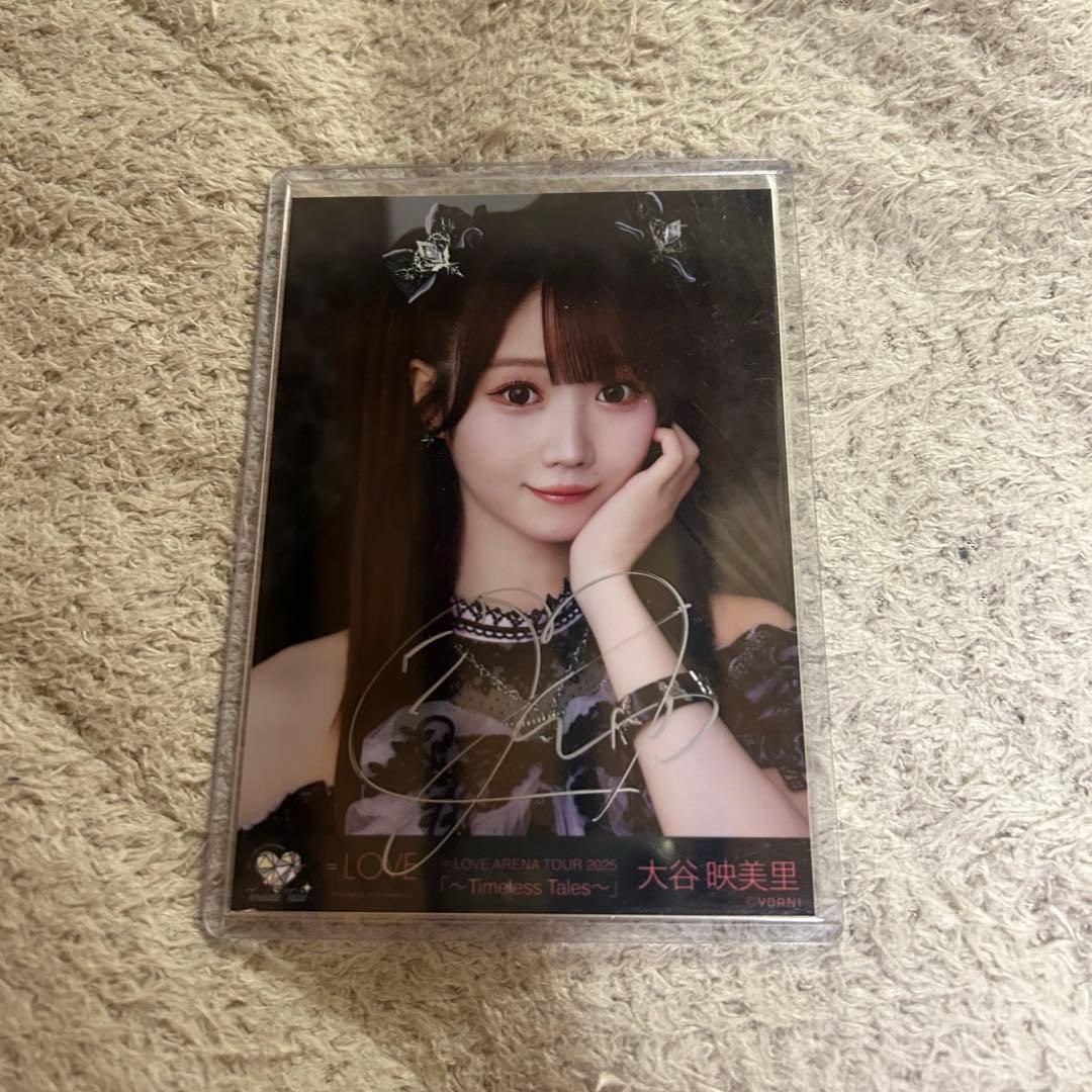 大谷映美里 直筆 黒衣装