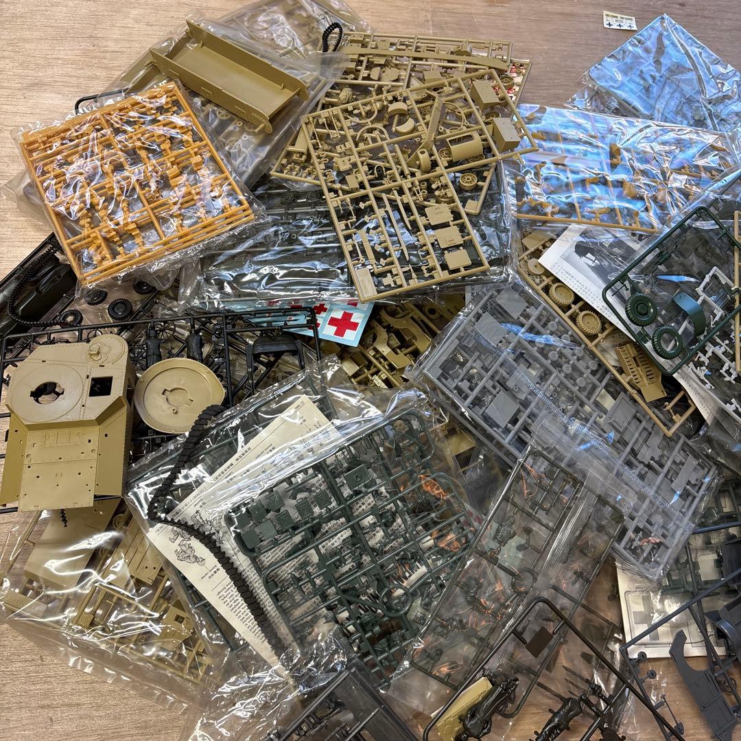 プラモデルパーツセット 1/35スケール100サイズ満タン0123o98