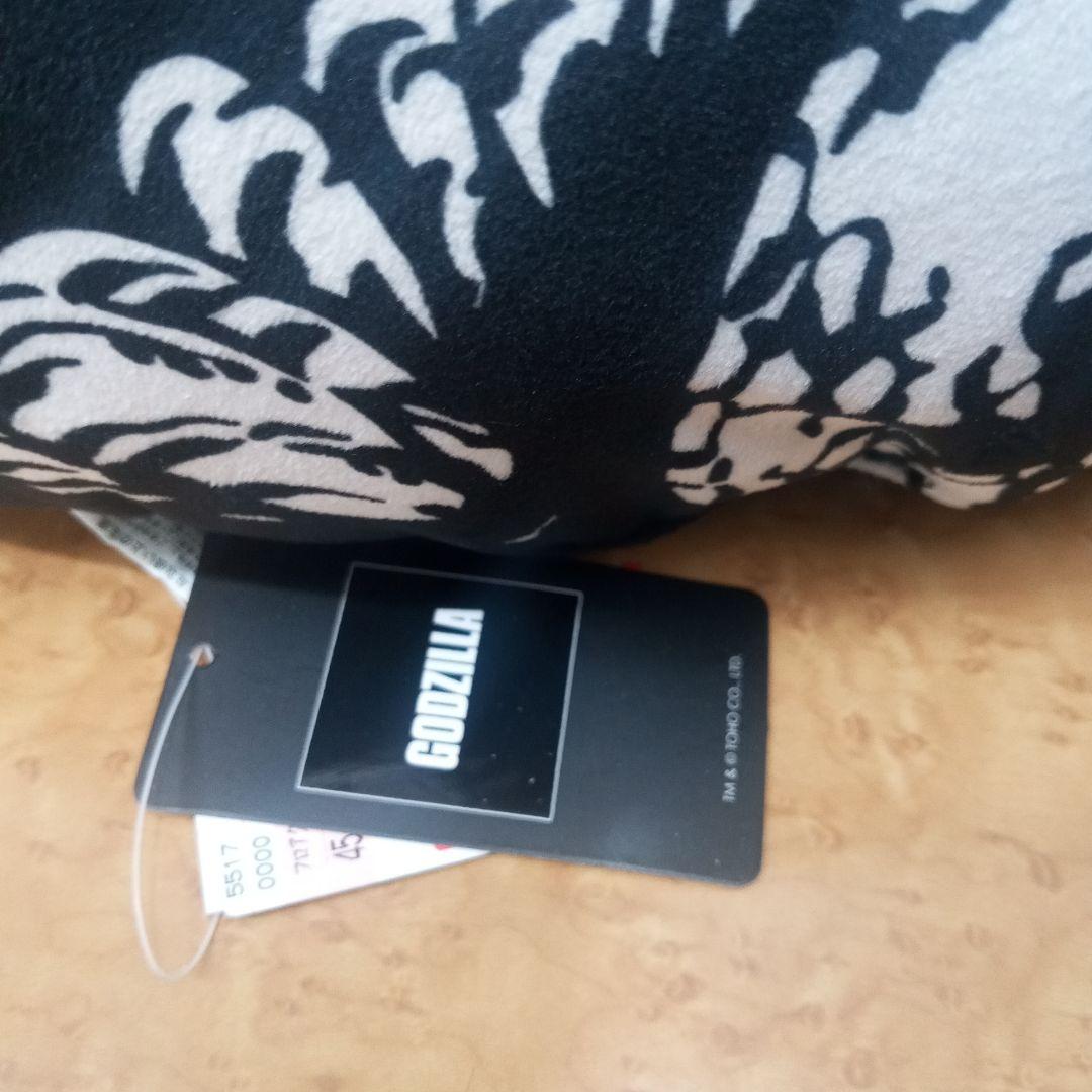 ゴジラ モスラ デザインの円形クッション