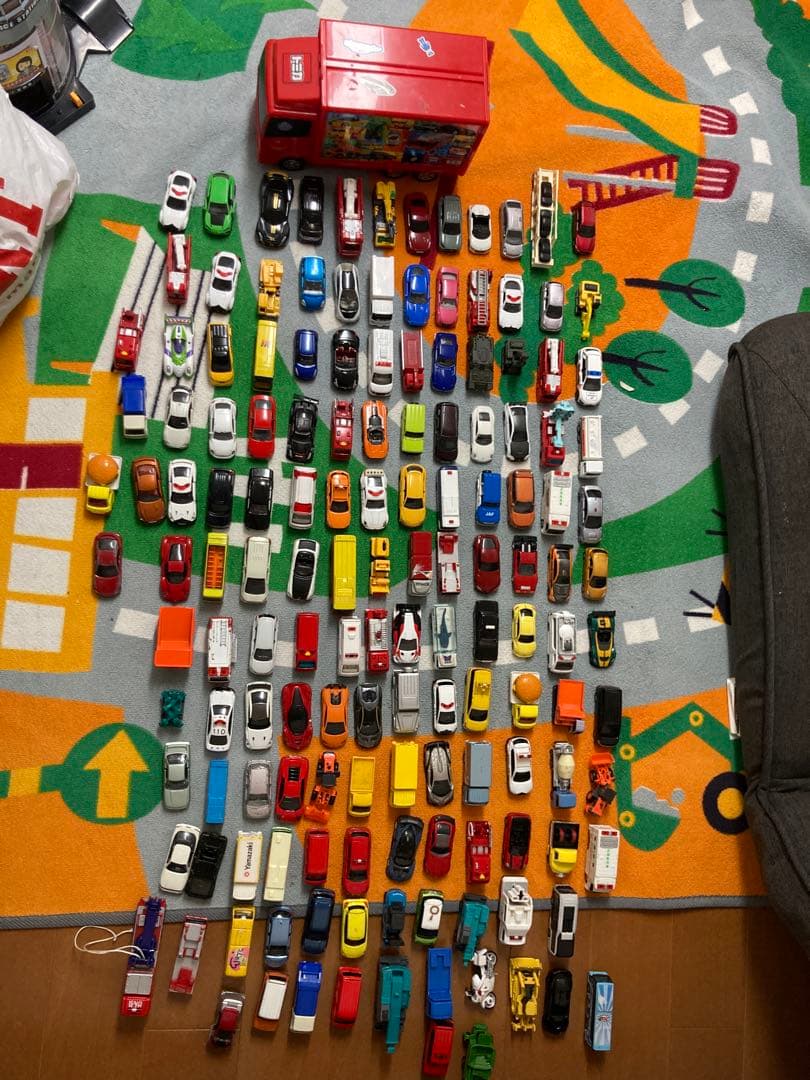 トミカ　　ミニカーセット 約140台