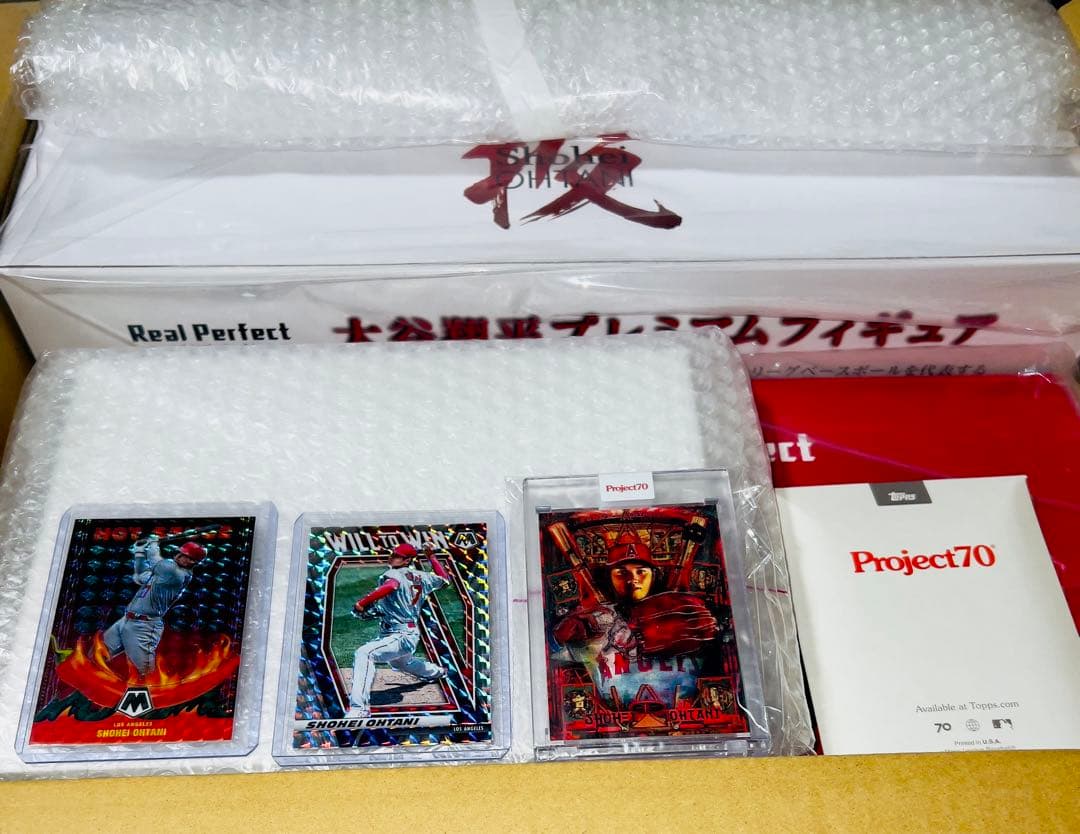 未使用 大谷翔平プレミアムフィギュア ゴールドサインプレート＋激レア野球カード