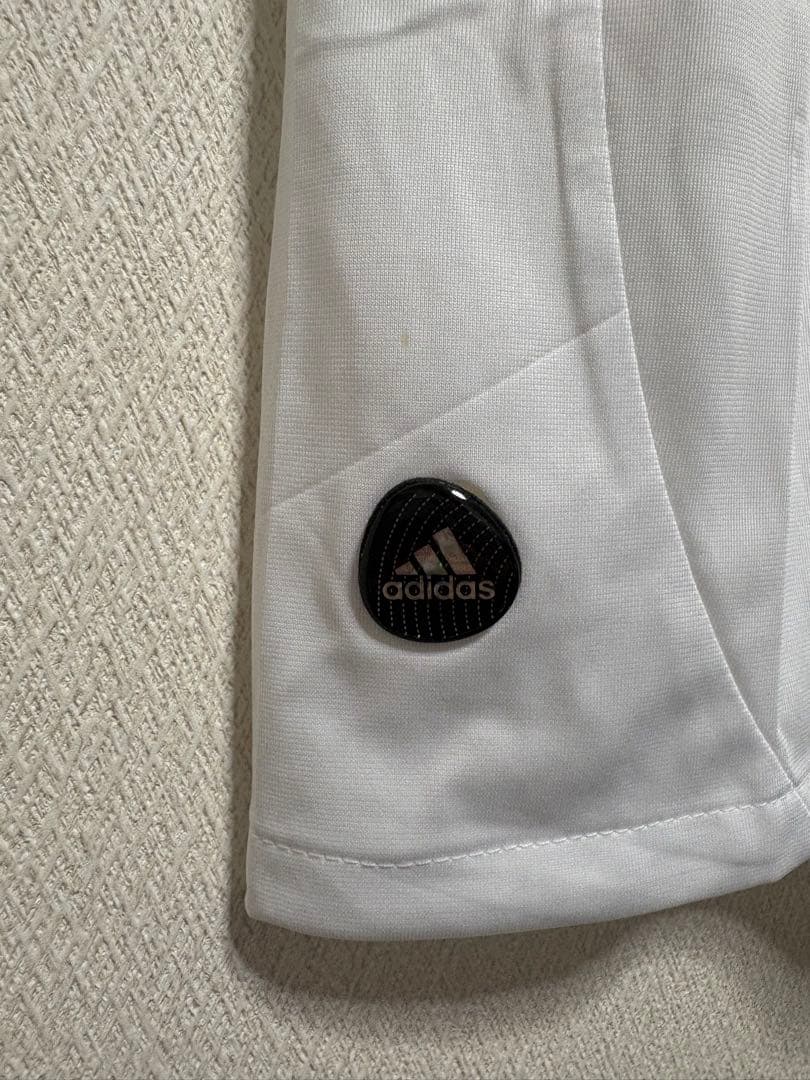 メスト・エジル ユニフォーム レアル・マドリード2011-2012 パッチ付き