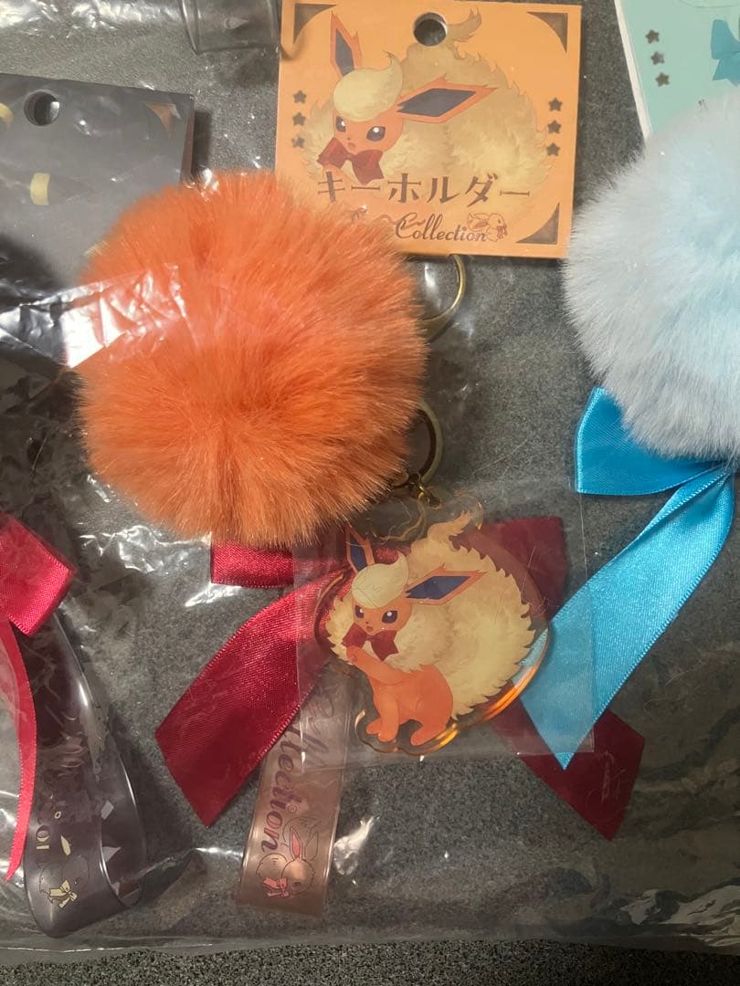 【新品】ポケモン　キーホルダー　Eevee Collection ブイズ