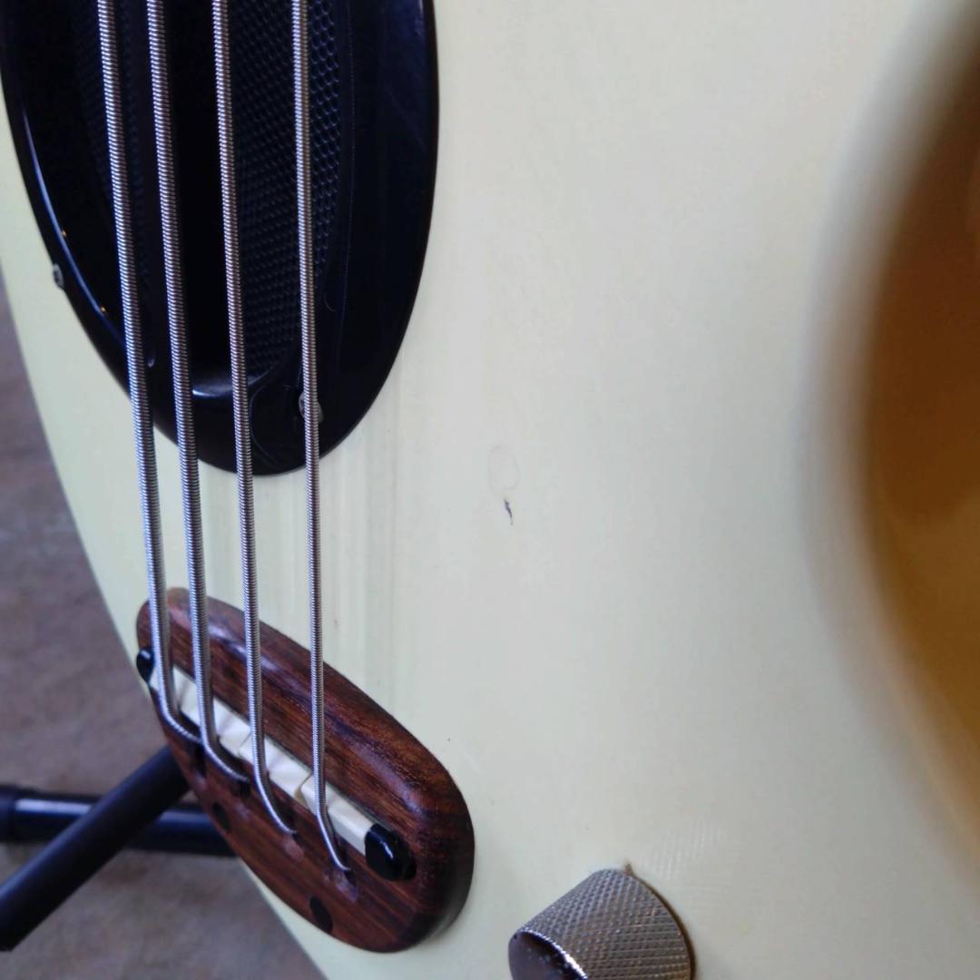 Fernandes　PIE-ZO　ピエゾー　アンプスピーカー内蔵ベース