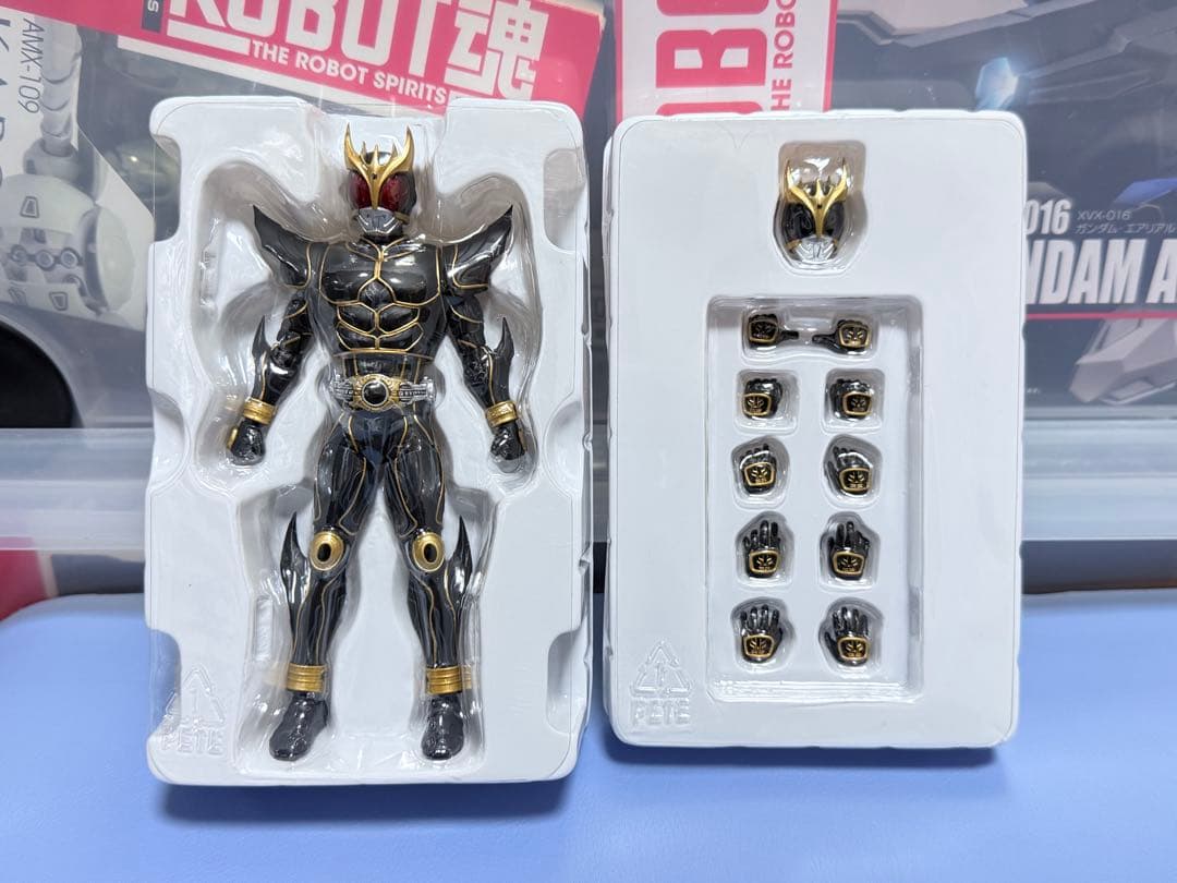 shフィギュアーツ 真骨彫　仮面ライダークウガ　アルティメットフォーム