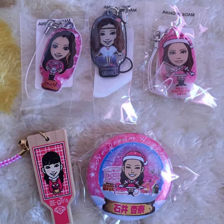 1つ390円〜 E-girls  ガチャ 羽子板ストラップ