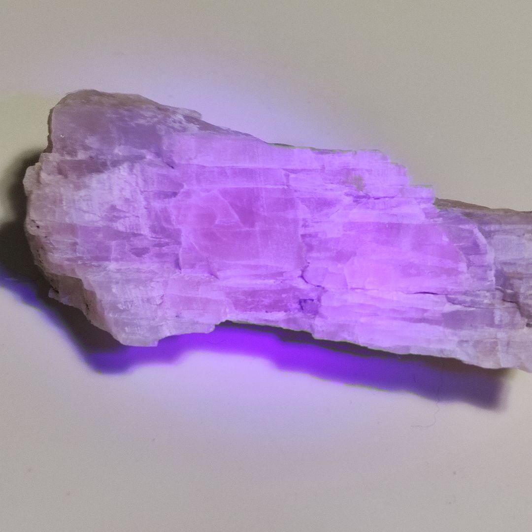 パワーストーン　天然石　原石　クンツァイト(リチア輝石)　129g　No.34