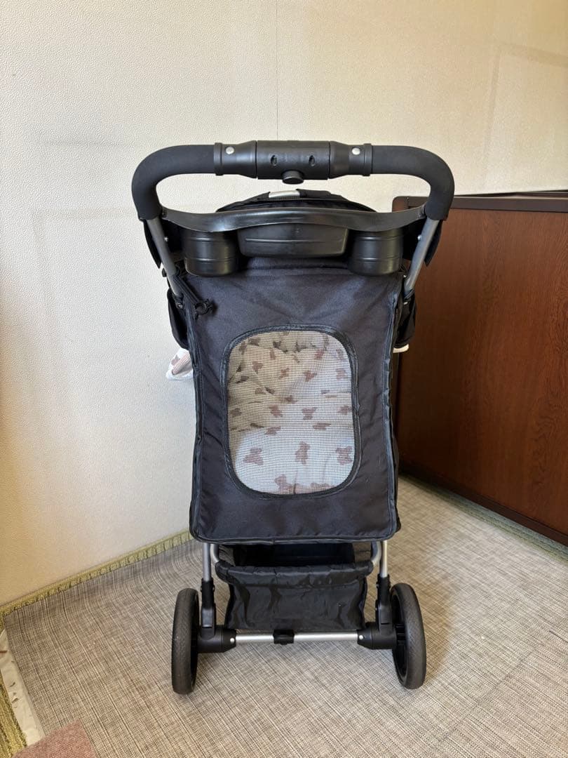 黒の折りたたみ式ベペットカート ベア柄クッション付き