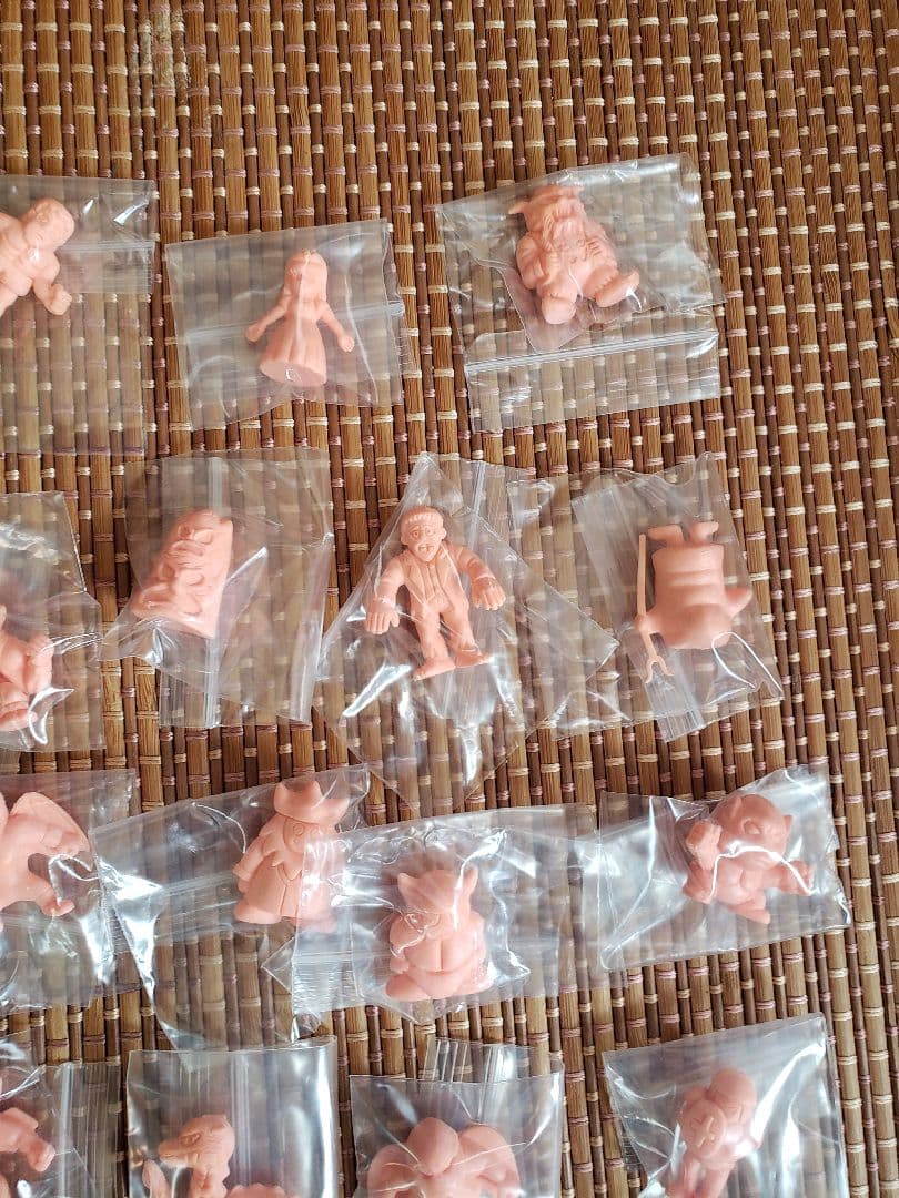 魔界村消しゴムフルセット　ほぼ肌色　ペールオレンジ　新品未使用　ファミコン