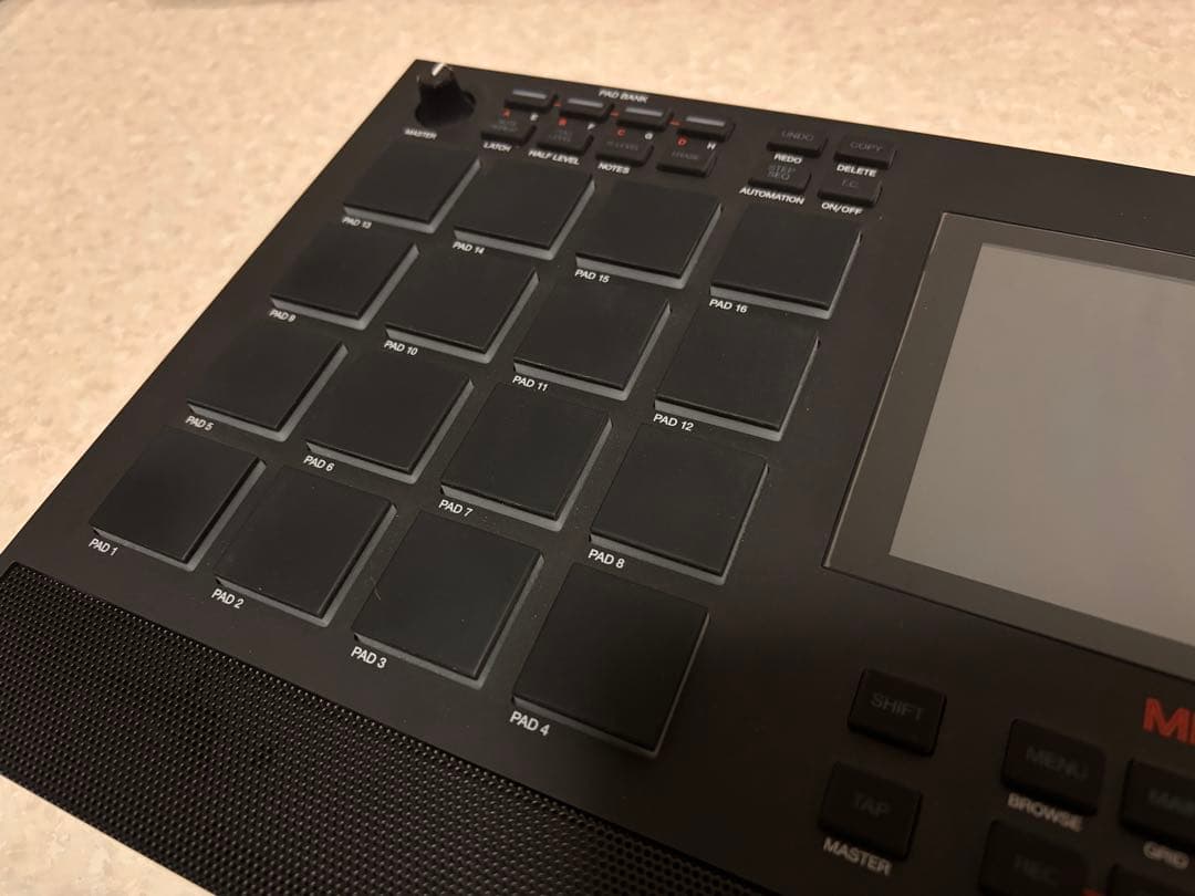 【極美品】AKAI MPC Live II 本体【使用回数10回未満】