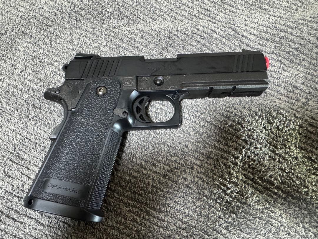 東京マルイ　ハイキャパ4.3本体＋スペアマガジン3つ