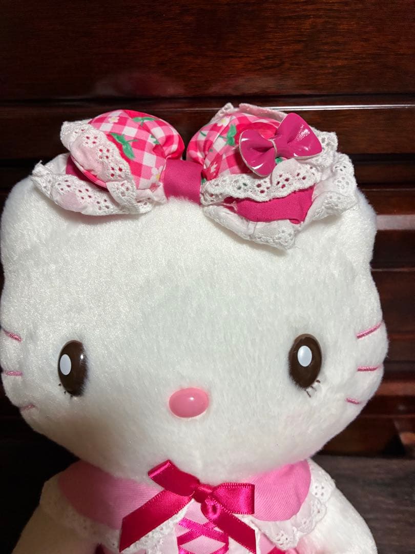 希少 激レア 美品 ハローキティ ユニバ 2018 いちご ドレス ぬいぐるみ