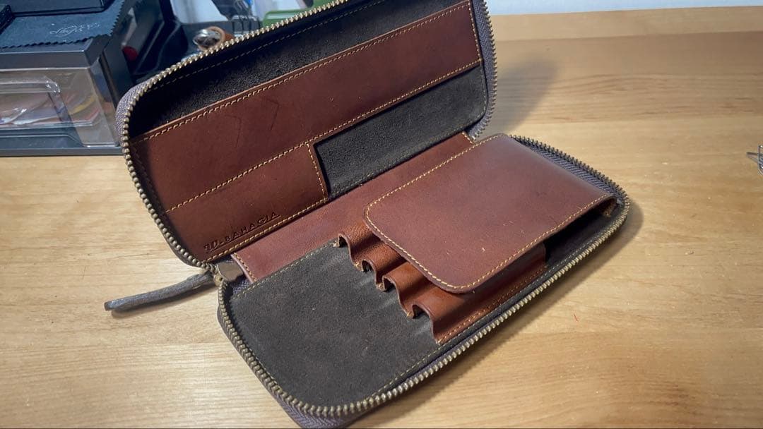 バハギアアンドクラフト　ラウンドジップペンケース　ミネルバ