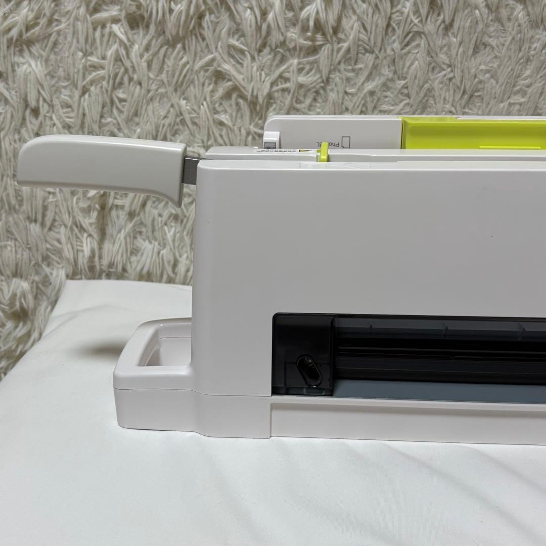 PLUS プラス コンパクト裁断機 PK-213 自動裁断機セット ホワイト