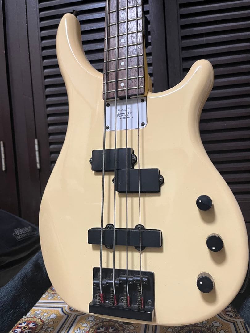 FERNANDES エレキベース イエロー
