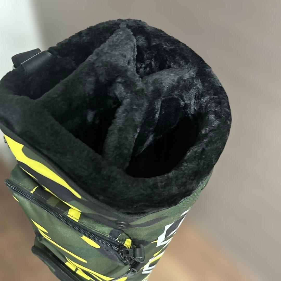 ［新品未使用］V12 ヴィトゥエルブ　キャディバッグ　カモフラージュ柄