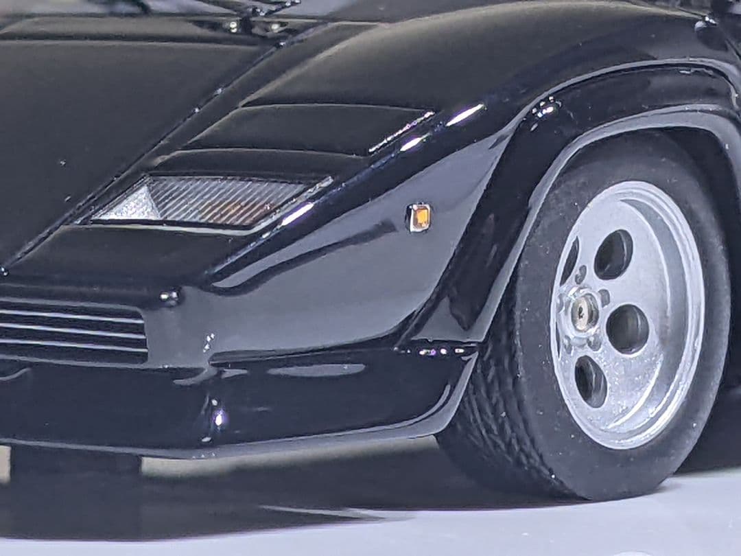 アイドロン 1/43 ランボルギーニ カウンタックLP5000QV 1988