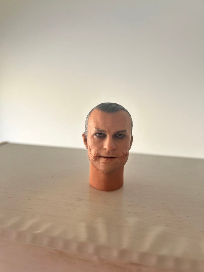 ホットトイズ　ジョーカー　警官バージョンとパープルコート素体 フィギュア