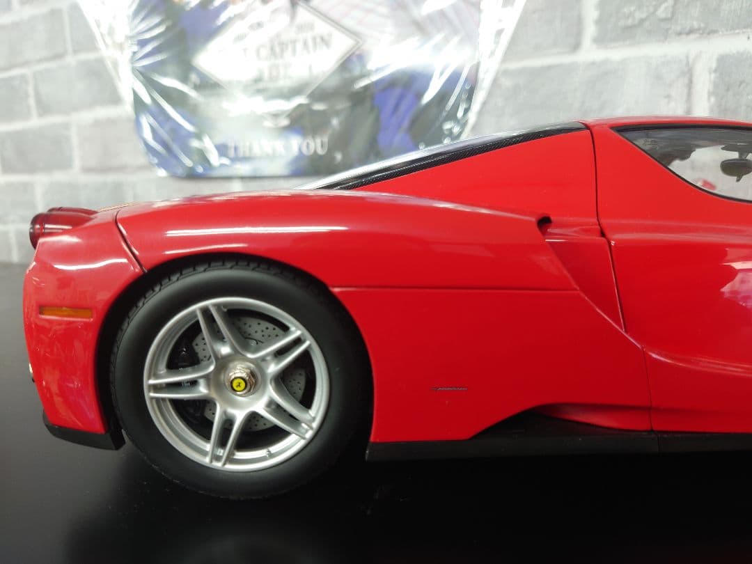 フェラーリエンツォ1/12 京商 08606R