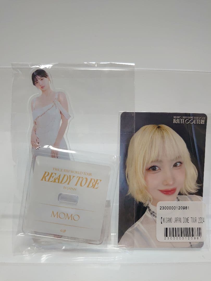 【MOMO•モモ】TWICE　ティッシュカバー　チャーム　缶バッジ　アクスタ