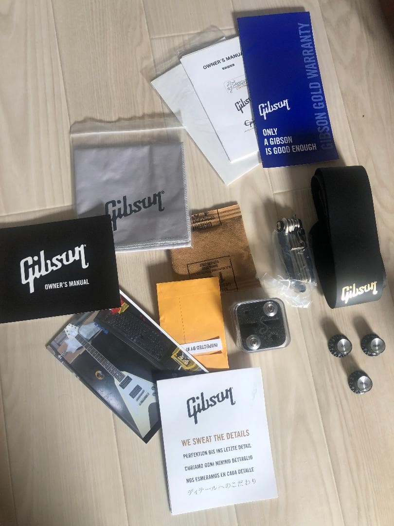 Gibson Flying V white ギブソン　フライングV 白