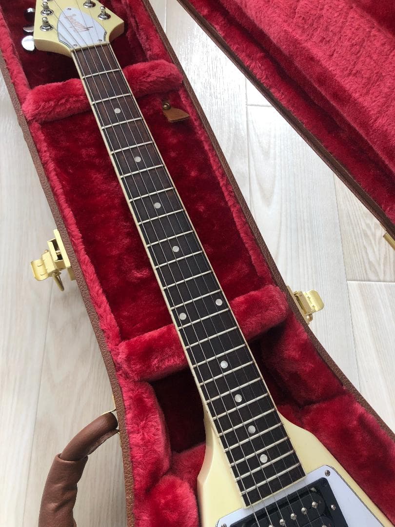Gibson Flying V white ギブソン　フライングV 白