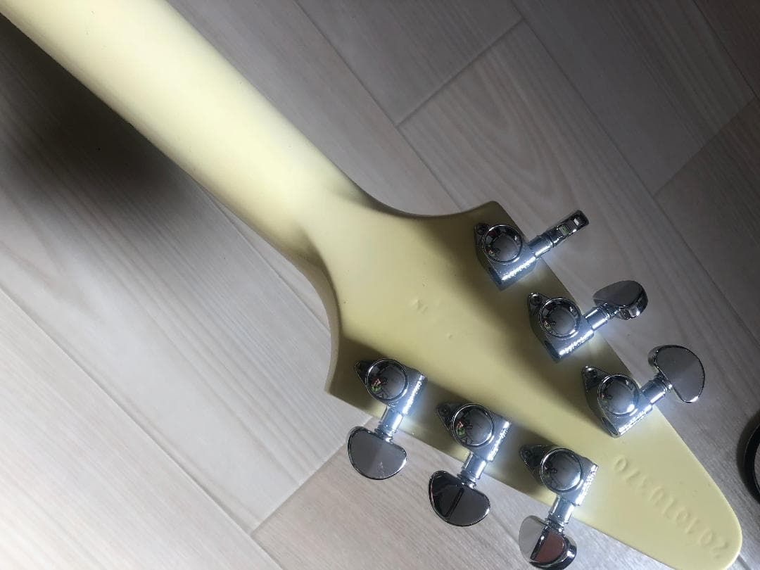 Gibson Flying V white ギブソン　フライングV 白