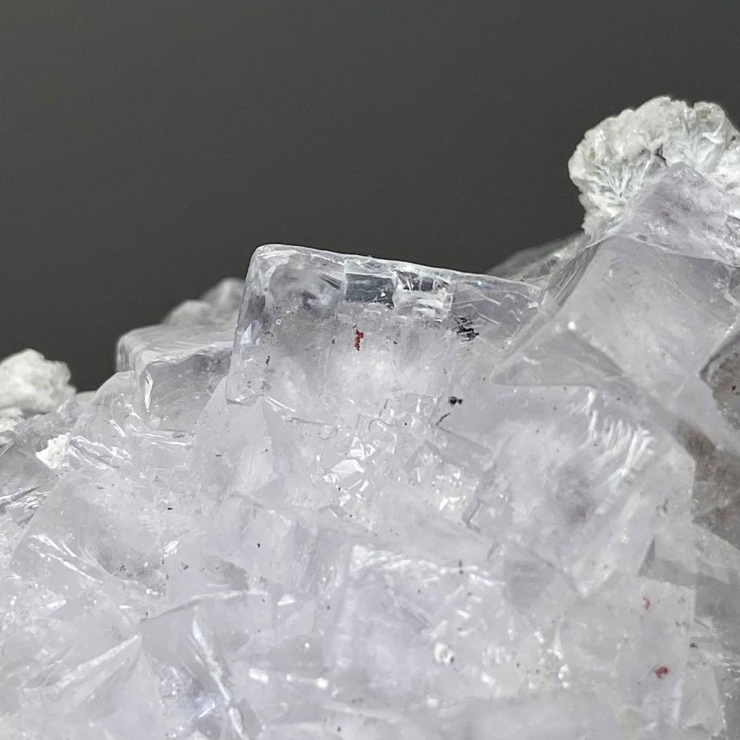 フローライト　辰砂入り　エミリオ鉱山　スペイン　鉱物標本　原石　天然石　ストーン