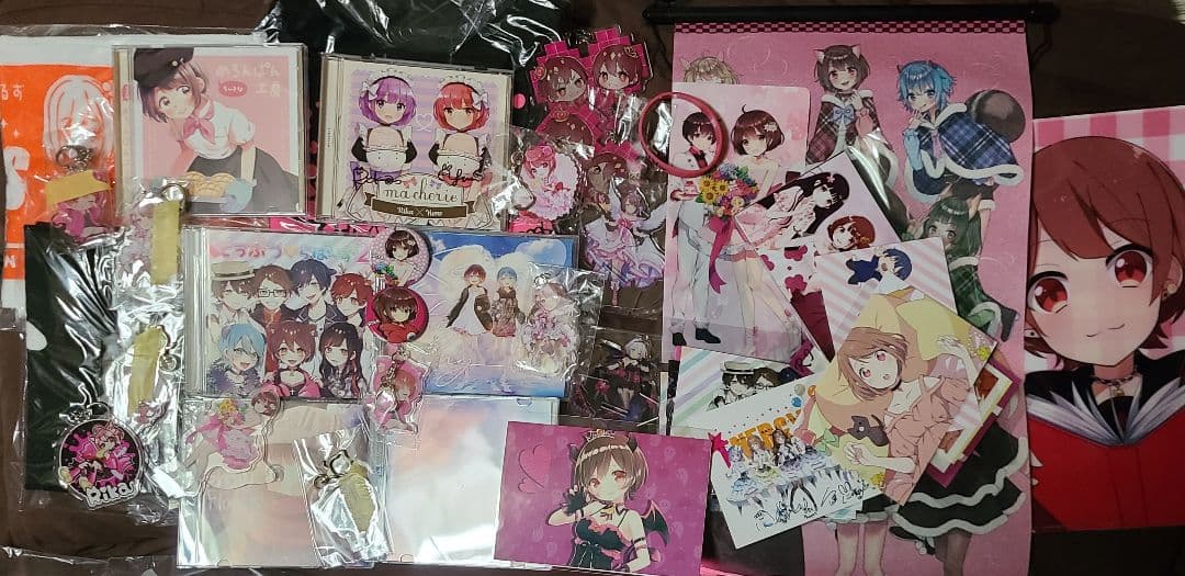 利香　CD グッズ　Tシャツ　タオル　クリアファイル　缶バッジ　タペストリー