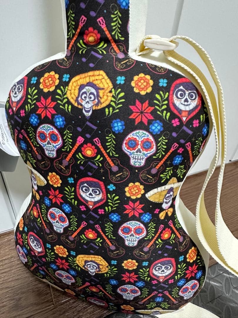 リメンバーミー　ギター　クッション