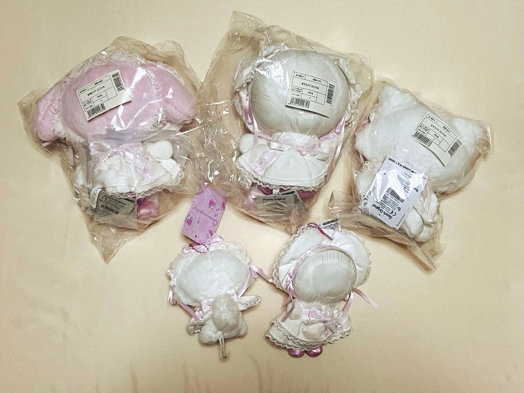 サンリオ　ホワイトフリルデザイン　セット