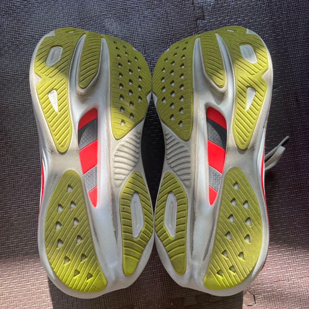 HOKA スカイワードX