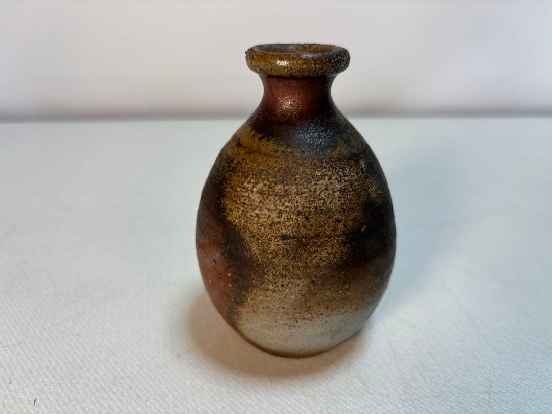 備前焼　窯変　サンギリ　小さな一輪挿し　陶印有り