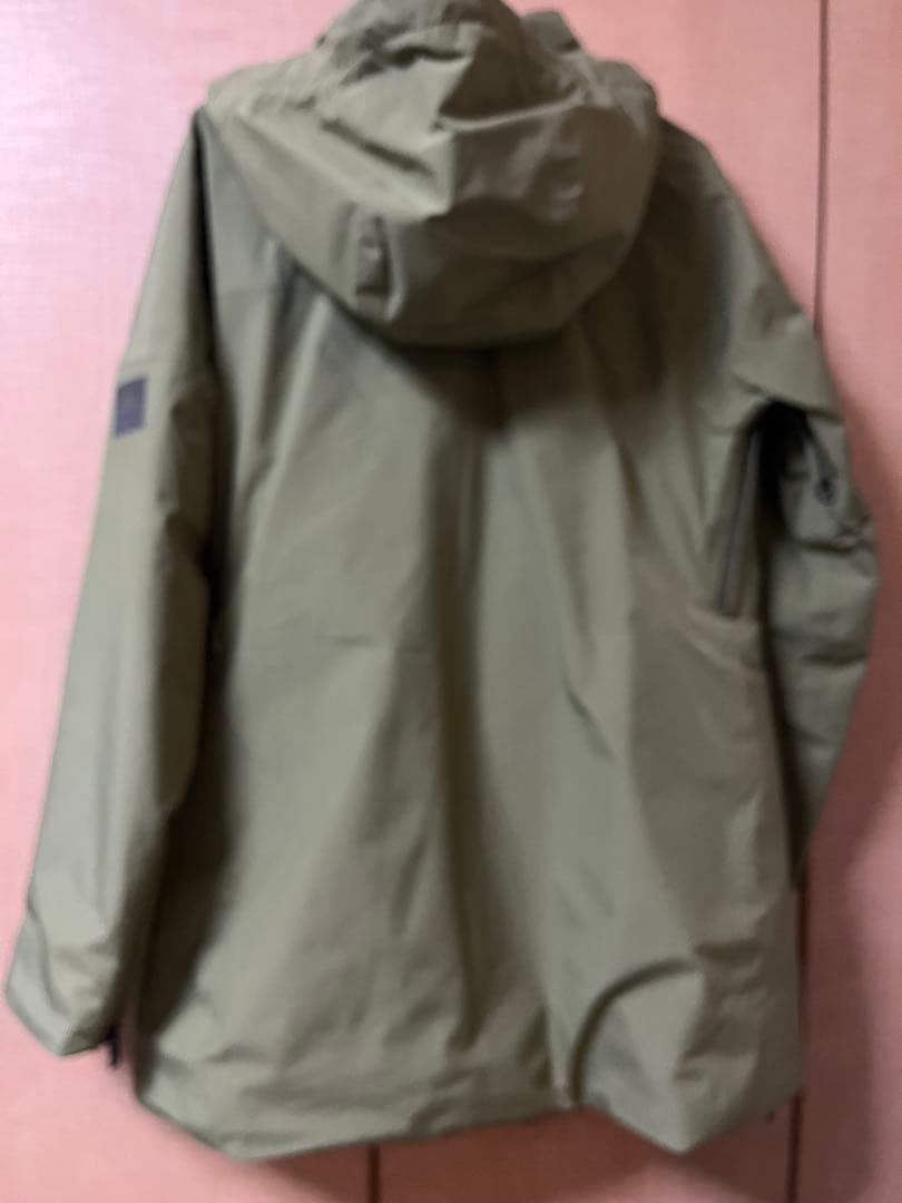 burton wms レディース Gore-Tex ジャケット　カーキ