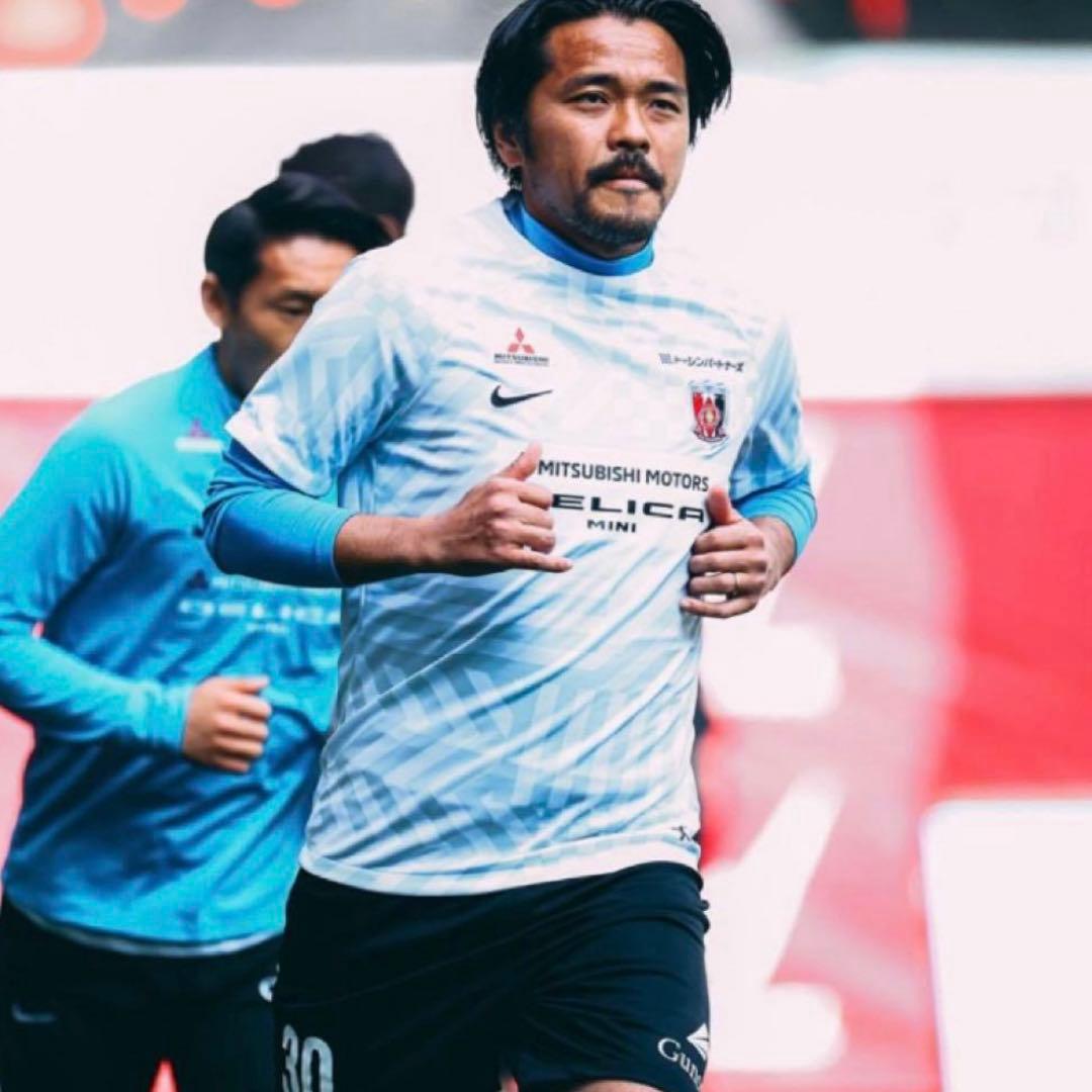 (祝日限定特価)浦和レッズ 2023 アップトレーニング プレマッチトップ