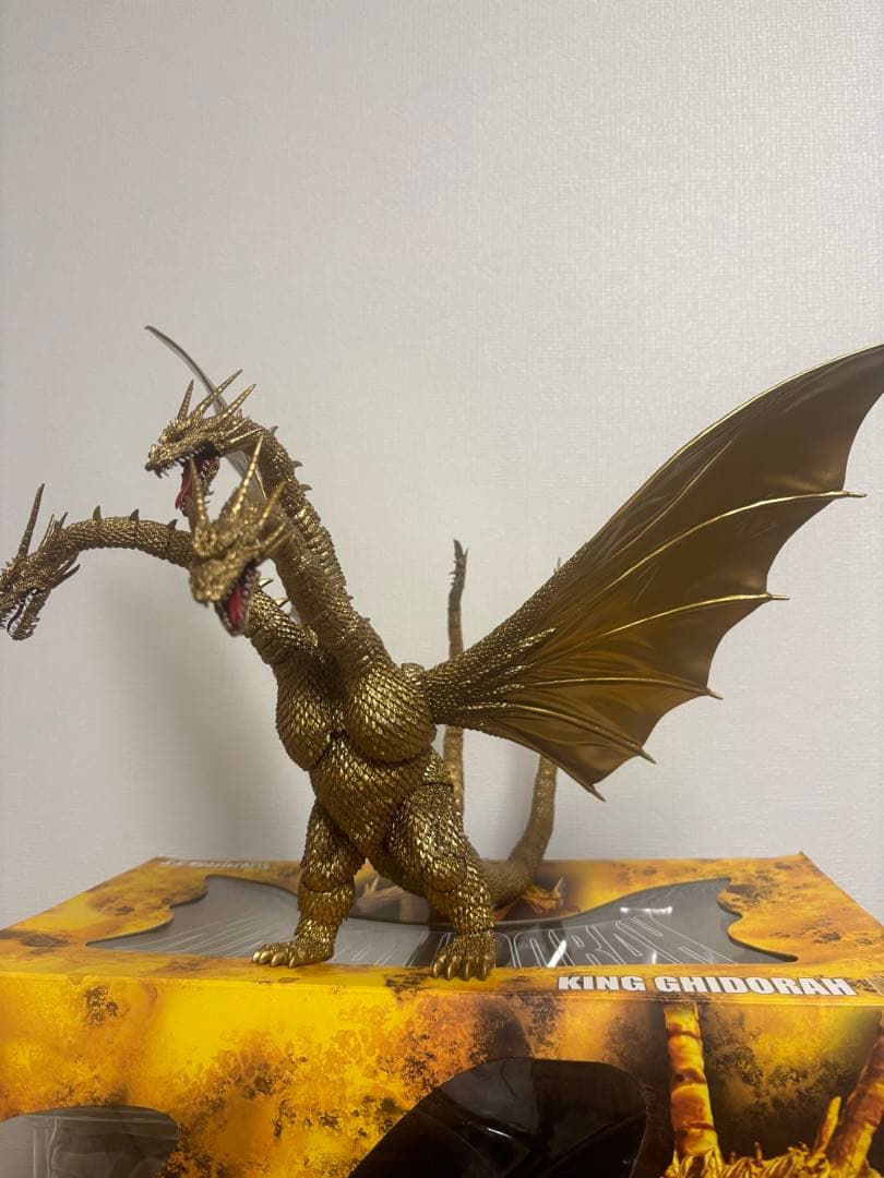 S.H.MonsterArts 酒井ゆうじ　キングギドラ