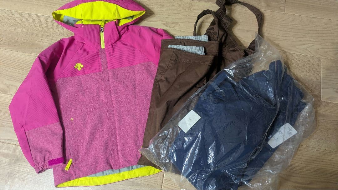 デサント　未使用含む　子ども用スキーウェア ピンク　130 140 150