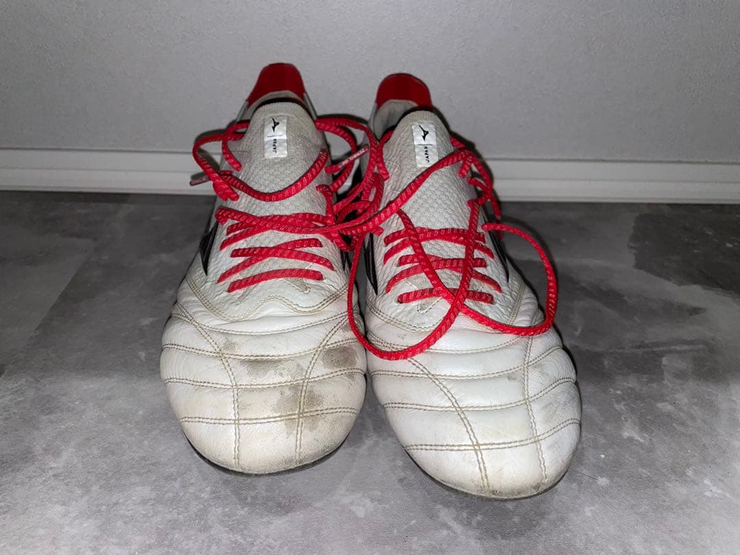 MIZUNO モレリアNEOIVβ 27.5