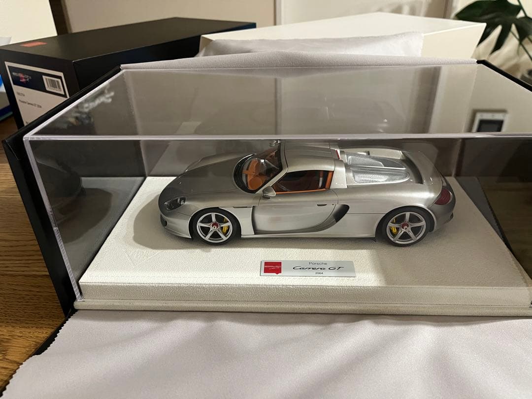Make Up 1/18 Porsche Carrera GTシルバー