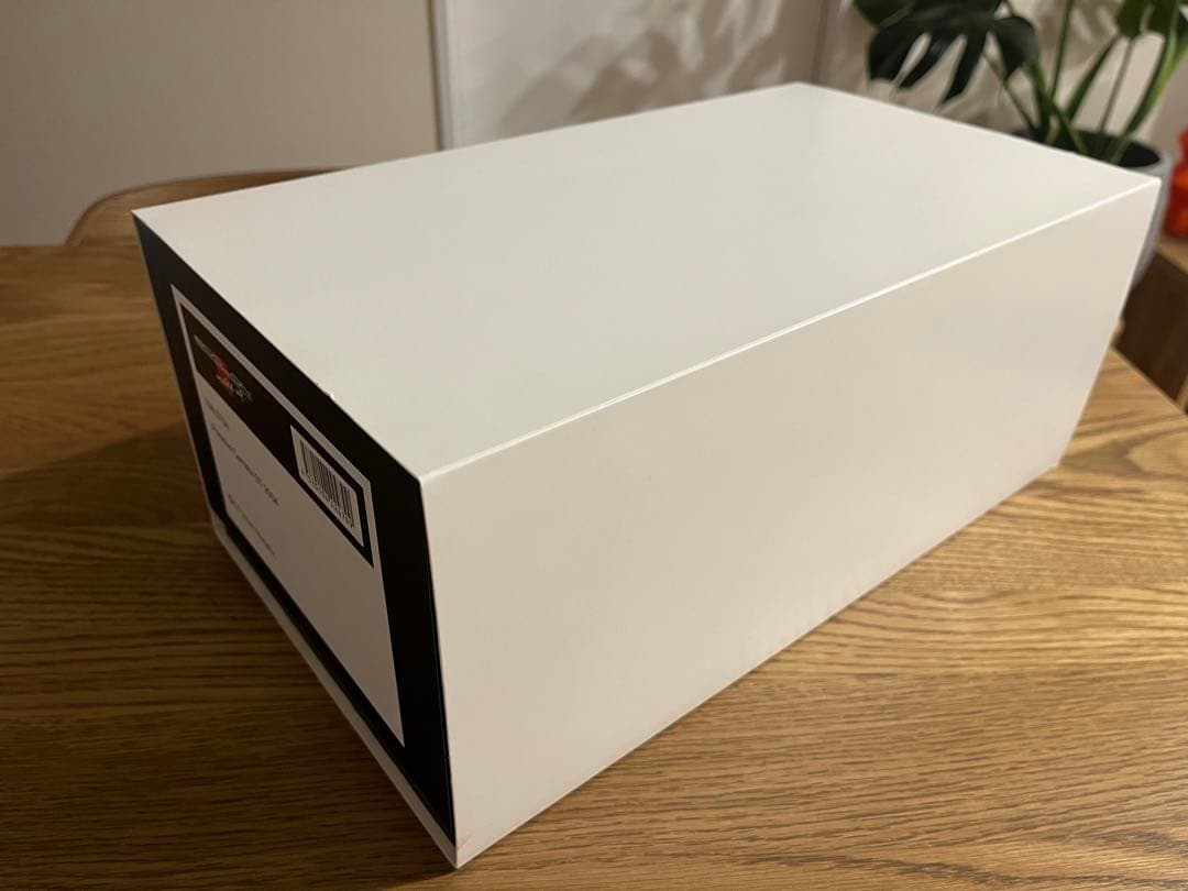 Make Up 1/18 Porsche Carrera GTシルバー