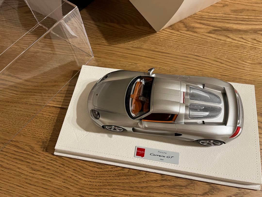 Make Up 1/18 Porsche Carrera GTシルバー