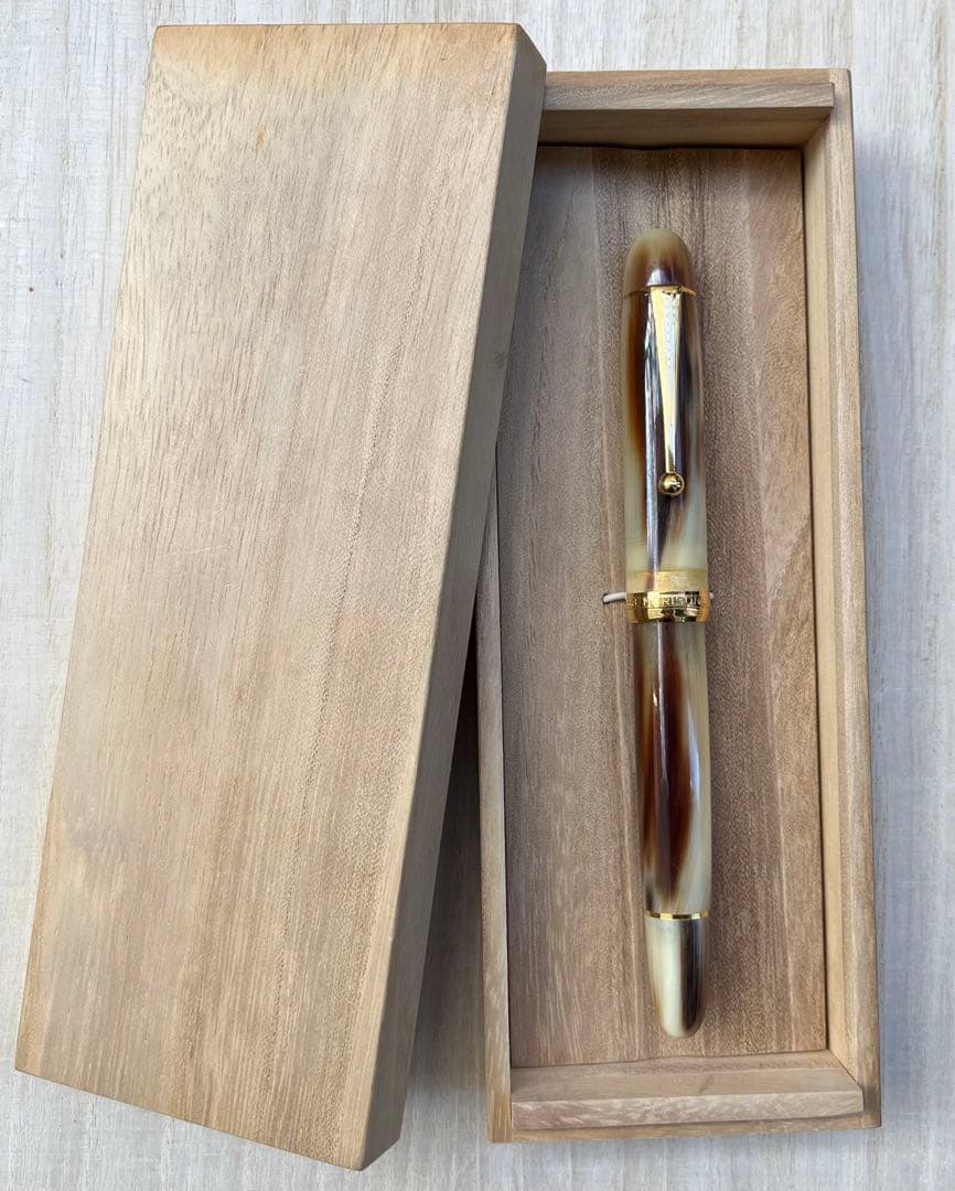 LS-Jモリソン万年筆 水牛角 兜木銀次郎 14Kニブ