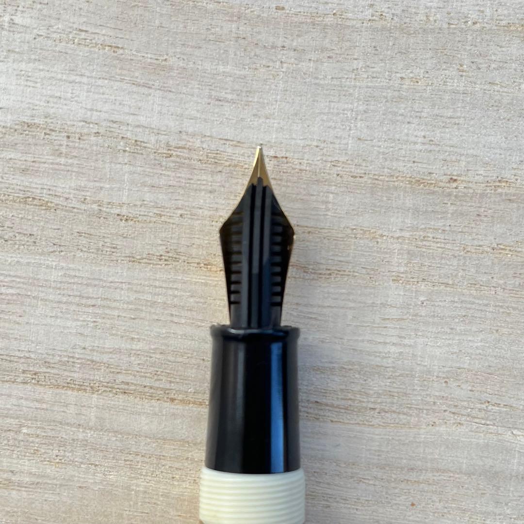 LS-Jモリソン万年筆 水牛角 兜木銀次郎 14Kニブ